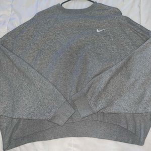 Cropped Nike crew neck oversized